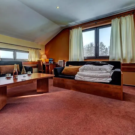 Apartmanovy Dom Slniecko Lägenhet Žiar