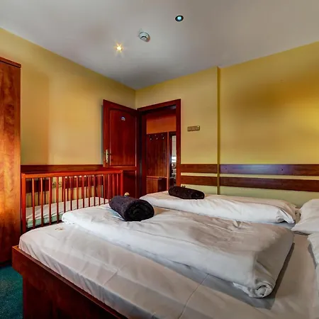 Apartmanovy Dom Slniecko Lägenhet Žiar