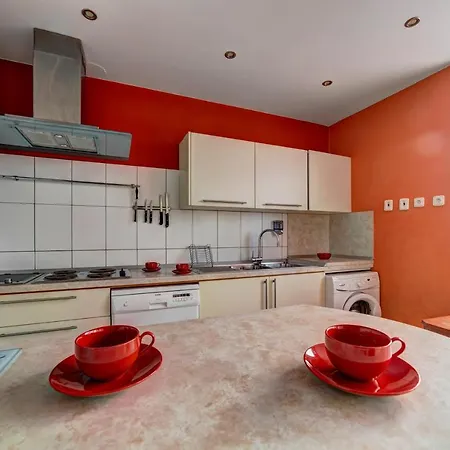 Apartmanovy Dom Slniecko Lägenhet Žiar